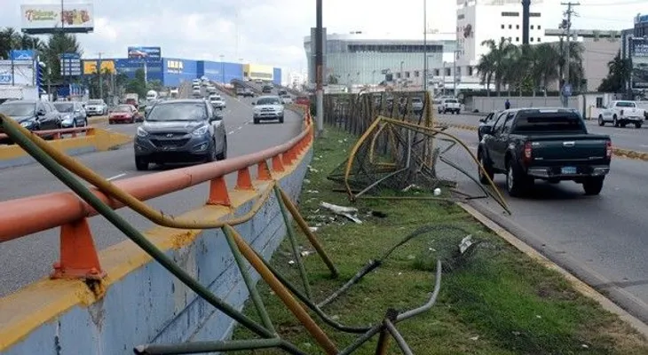 Parte baja de los elevados, espacios poco respetados