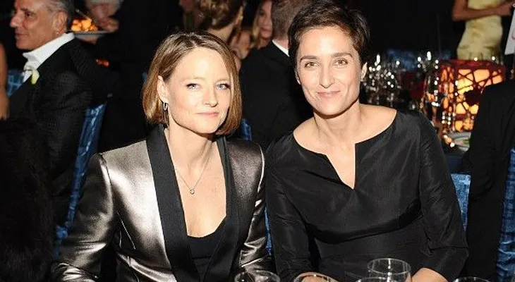 Actriz Jodie Foster se casa con su novia Alexandra Hedison