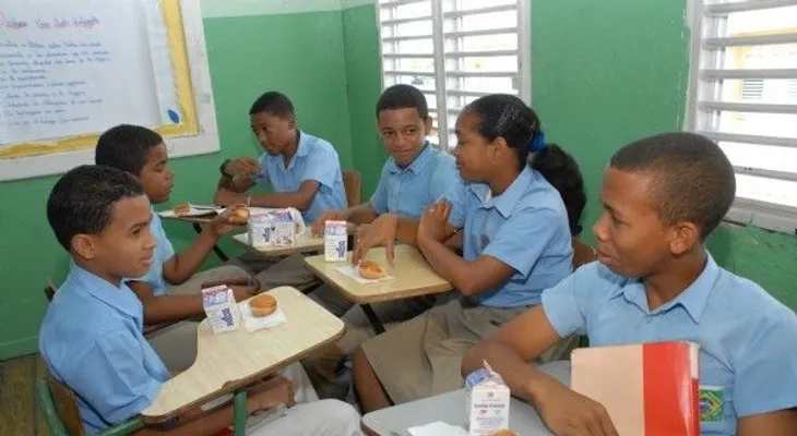 Desayuno escolar intoxica a 13 estudiantes en La Vega