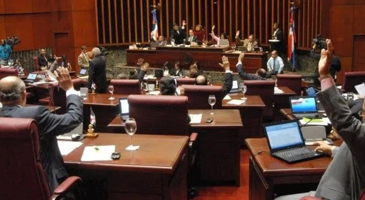 Senador PRM se retira de Comisión para escogencia miembros JCE