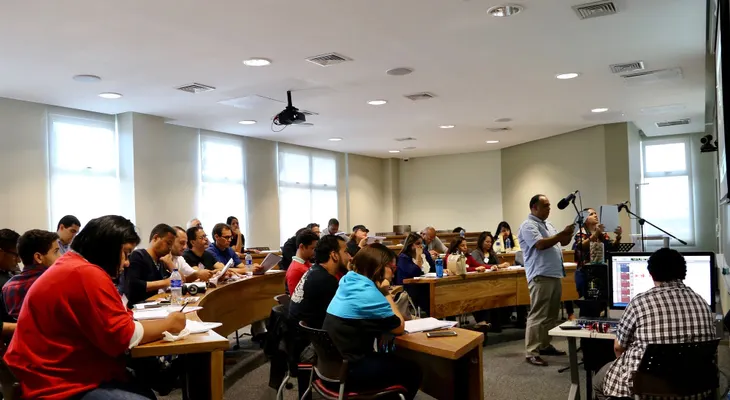 Celebrarán taller de Locución Comercial Internacional