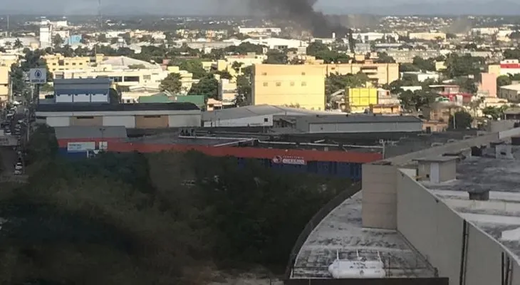 Cinco muertos y más de 80 heridos por incendio fábrica de plástico PolyPlas, en Villas Agrícolas