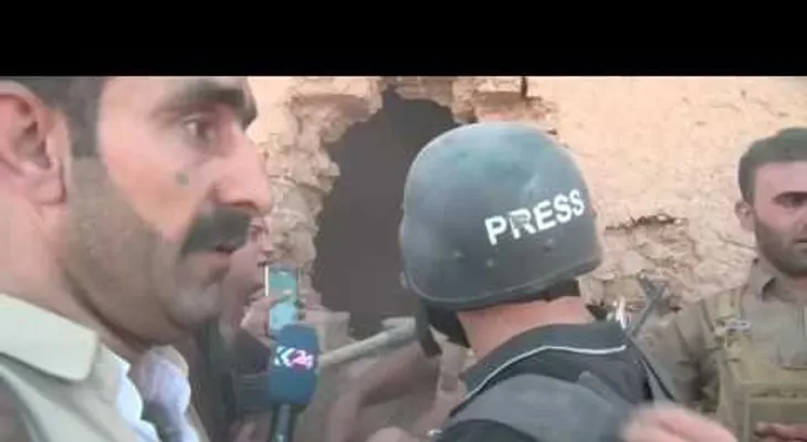 FUERTE VIDEO: Los kurdos matan a un terrorista del Estado Islámico en directo