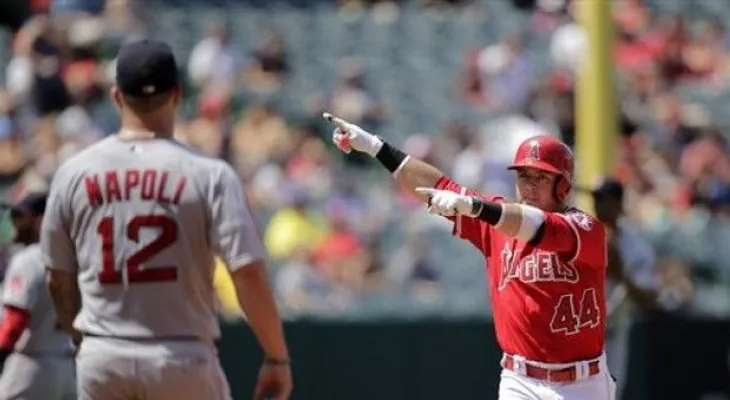 Pujols y los Angelinos aplastan 11-1 a Medias Rojas 