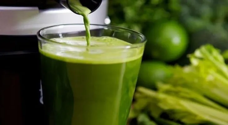 El colesterol malo y triglicéridos: 1 limón con un poco aceite de oliva, y te acordará por el resto de tu vida 