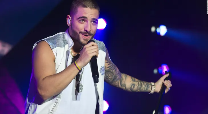 Roban 800.000 dólares al cantante Maluma en Rusia, en joyas, relojes y accesorios 