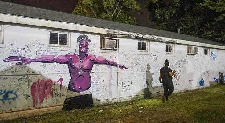 Tres arrestados por planear matar a agentes en Baton Rouge, según la policía