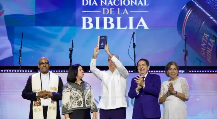 Comunidad Cristiana Nacional reconoce a Abinader por respaldo a celebración del Día Nacional de la Biblia
