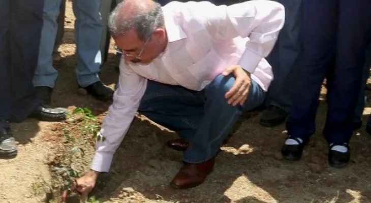 Danilo visita otra obra y muestra inconformidad con trabajos