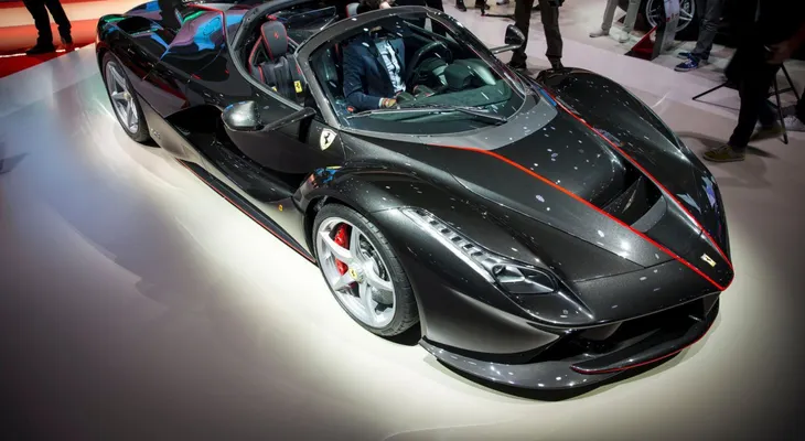 Ferrari presenta el convertible más rápido de su historia
