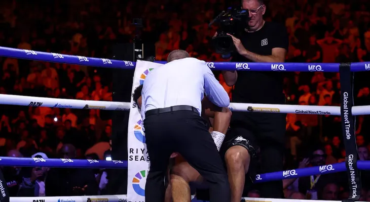 Hrgovic noquea a Itauma en el noveno asalto y se corona campeón mundial de peso pesado de la FIB