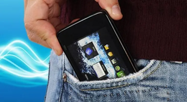 'Llevar el celular en el pantalón afecta a espermatozoides'