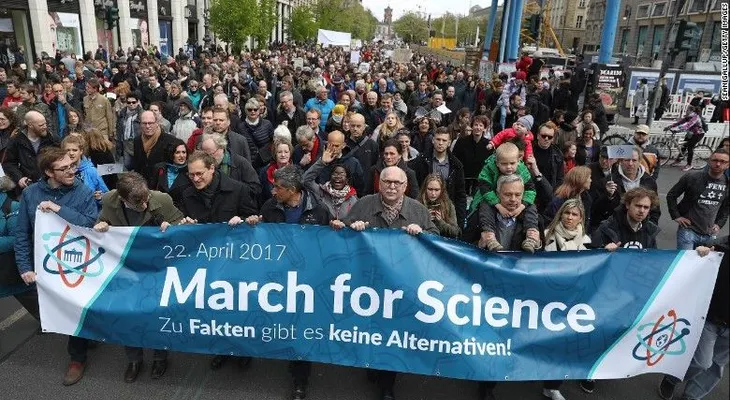 Marcha por la Ciencia reúne a multitudes en EE.UU. y otros países