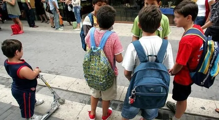 Millones de niños tendrían problemas de salud por el sobrepeso de mochilas. Conoce el peso exacto