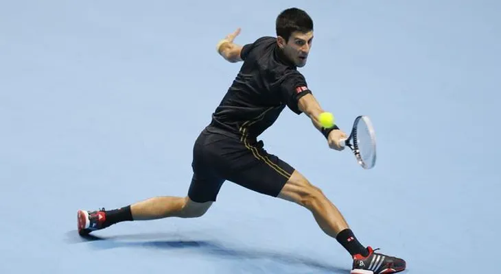 Djokovic avanza a final de la Copa Masters 