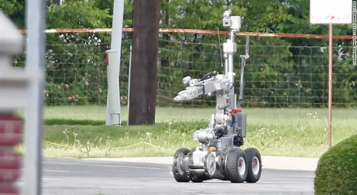 La policía usó a un robot para matar: Las preguntas clave