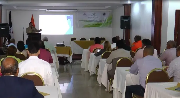 Director de la Defensa Civil imparte seminario a alcaldes y regidores del Cibao