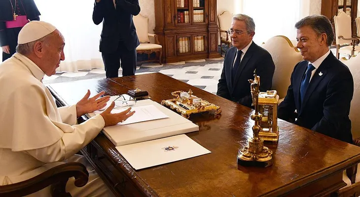 Timochenko líder de las FARC, pide reunión al papa Francisco
