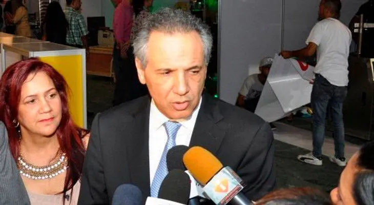 Peralta dice 81% quiere la reelección de Danilo