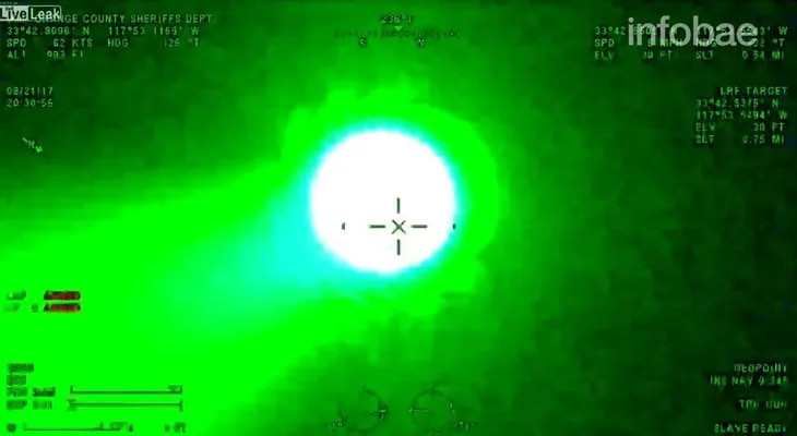 Creyó que sería divertido molestar con un láser a un helicóptero, pero terminó mal