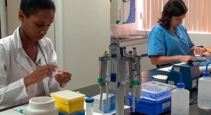 Cuba suministra la primera vacuna contra el cáncer de pulmón de forma gratuita