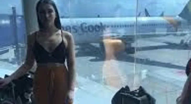 Amenazan a una mujer con echarla del vuelo por su forma de vestir "ofensiva"
