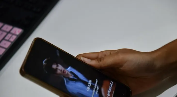 Los microdramas atrapan a usuarios: un fenómeno de adicción digital en las redes sociales