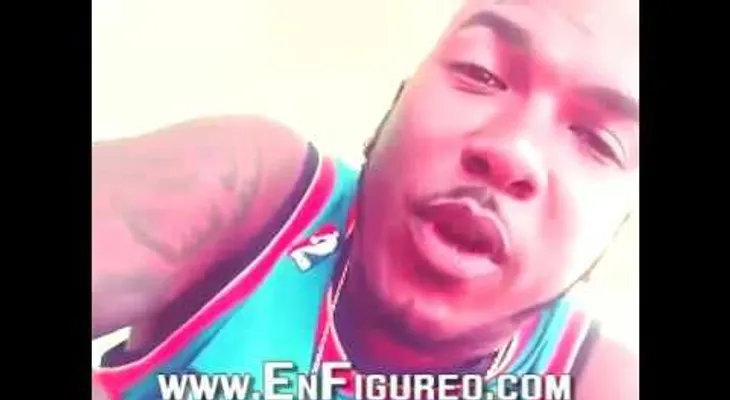 Video: El Sujeto arroja un celular en la cara al coordinador del programa de Robert Sanchez