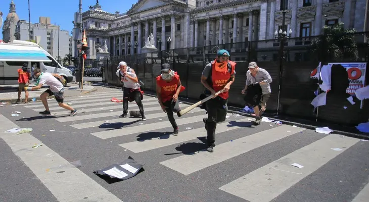Paro y manifestaciones en Argentina por reforma de pensiones
