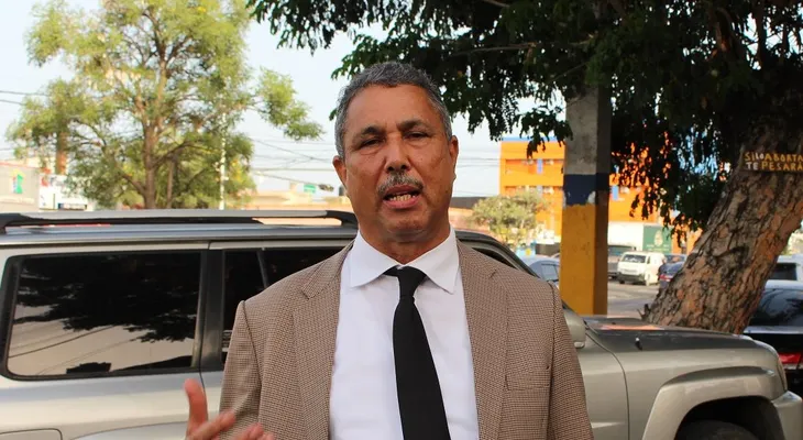 Médicos que nieguen atención a afiliados a ARS pueden ser demandados, advierte jurista 