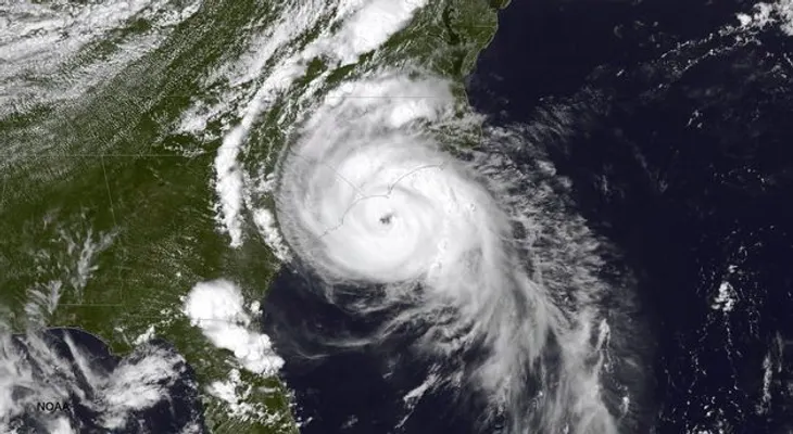 El huracán Arthur causó daños mínimos tras su paso por Carolina del Norte