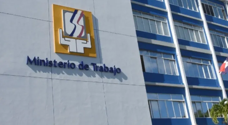 Ministro de Trabajo Eddy Olivares encabezará feria de empleo en Santiago