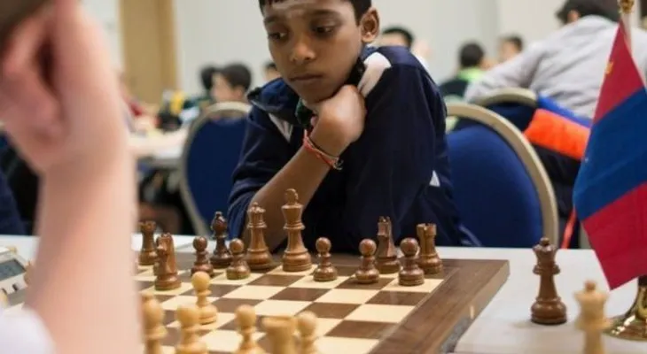 Un indio de 12 años, alcanza título de gran maestro de ajedrez