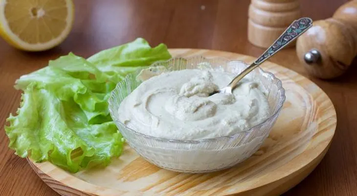 Cómo hacer una mayonesa vegana en 3 deliciosas recetas