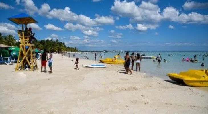 Sacan sin vida cuerpo de anciana que se bañaba en Boca Chica