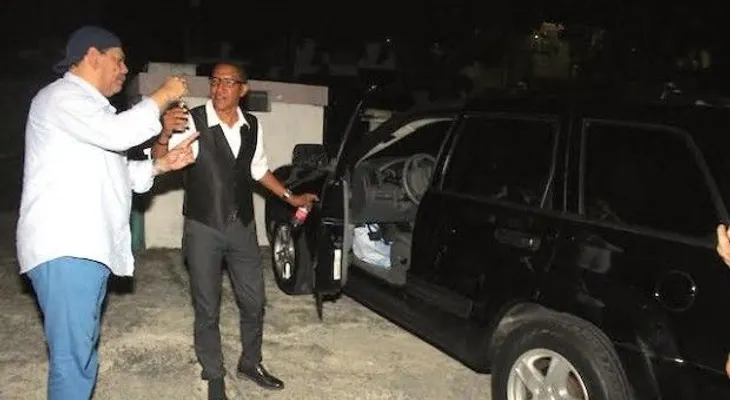 El Mayimbe regala yipeta a su encargado de prensa