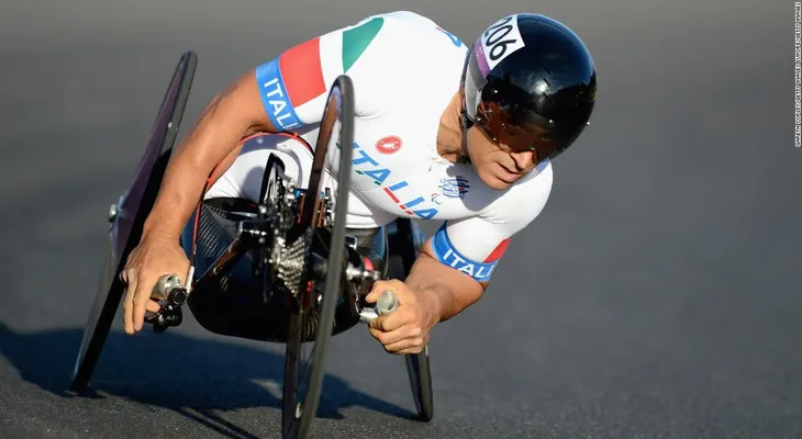 Zanardi celebró oro paralímpico el mismo día en que casi muere hace 15 años