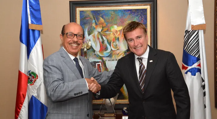 Embajador de EEUU y ministro Industria y Comercio sostienen encuentro