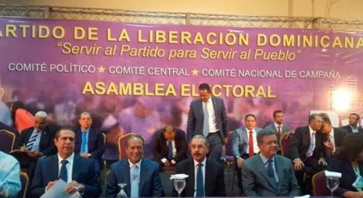 Danilo y Leonel encabezan asamblea del PLD