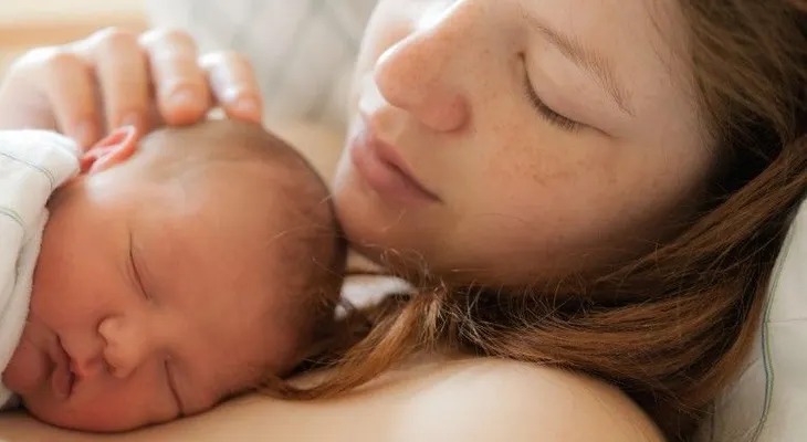 La voz de la madre despierta cerebro del hijo, según estudio