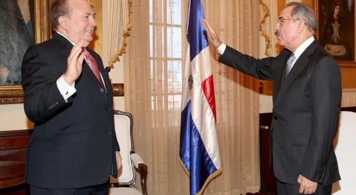 Danilo Medina nombra a Eduardo Selman cónsul en NY
