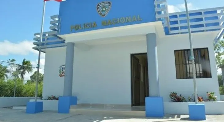 Entregan destacamento a comunidad de Puerto Plata