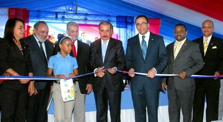 Presidente DM entrega dos escuelas y una estancia infantil en SDN 
