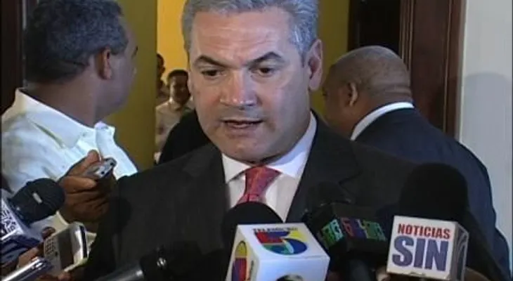 Presidente Danilo Medina dice que en la República Dominicana hace falta un reajuste salarial 