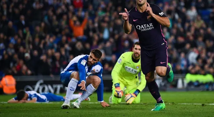 El Barcelona no cede ante el Real Madrid en la carrera por el título