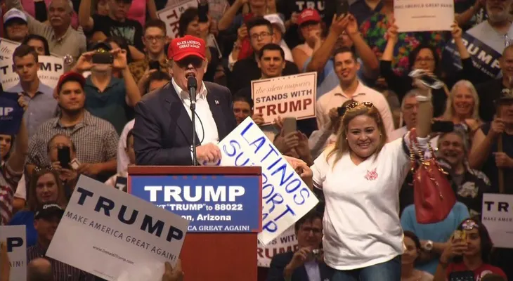 Inmigrante mexicana recibe amenazas tras aparecer con Trump