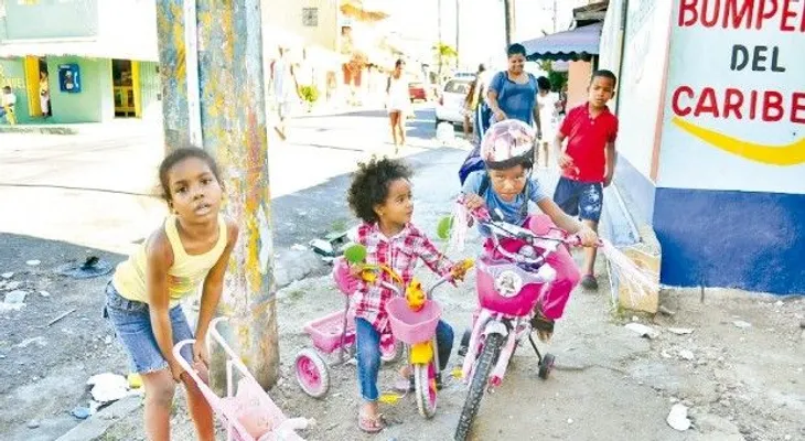 Niños disfrutaron de sus juguetes en el Día de Reyes