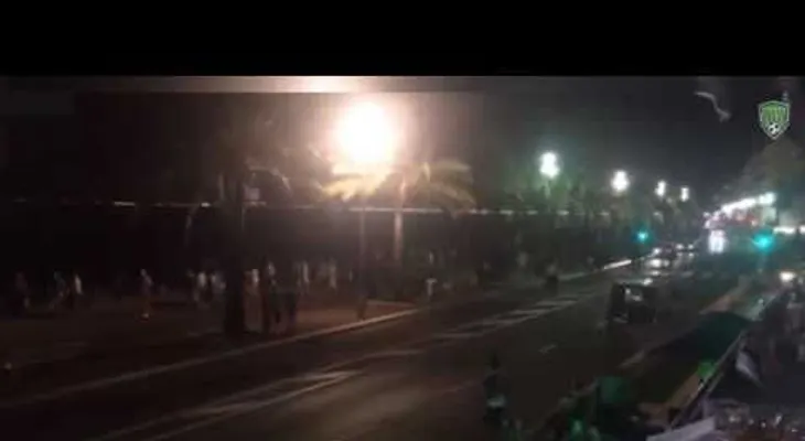 Momento exacto atropello multitud por un camión en Niza (VIDEO)