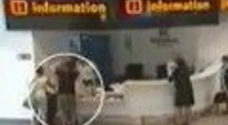 Abandonan a su hija en el aeropuerto para no perder el avión