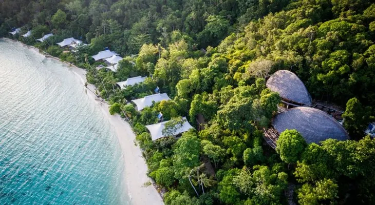 Así es Bawah, el refugio insular para quienes buscan un paraíso privado en Indonesia